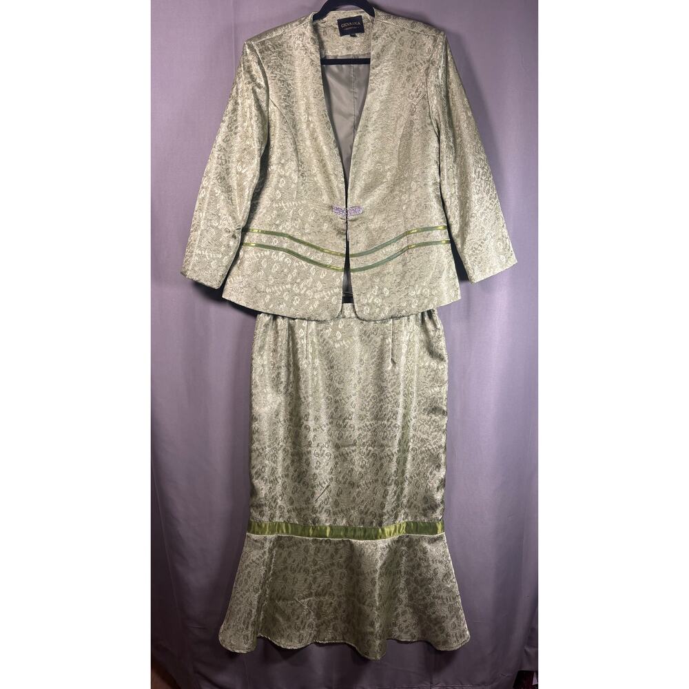 GIOVANNA Signature Skirt Blazer Suit Set Women's 18W Green Two Piece Rhinestone